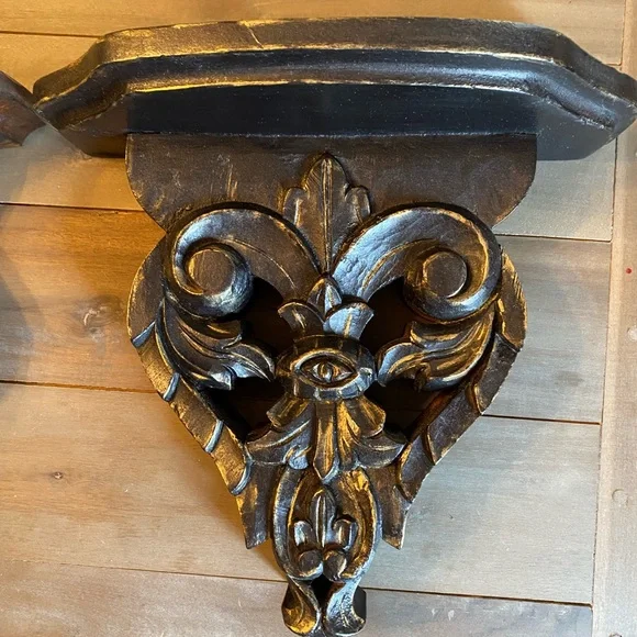 Handcarved Wooden Corbel Antiqued BronzeMetal Gold Highlights- Shelf - Bookend? - Picture 9 of 9